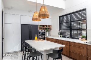 מטבח מעץ מלא