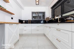 מטבח בשחור ולבן