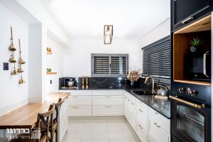 מטבח בשחור ולבן