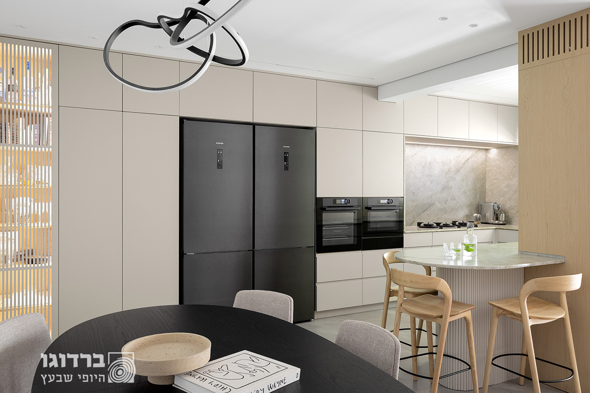 מטבח בקווים נקיים